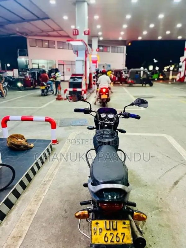 Bajaj Platina 2006 Motorbike (Used)