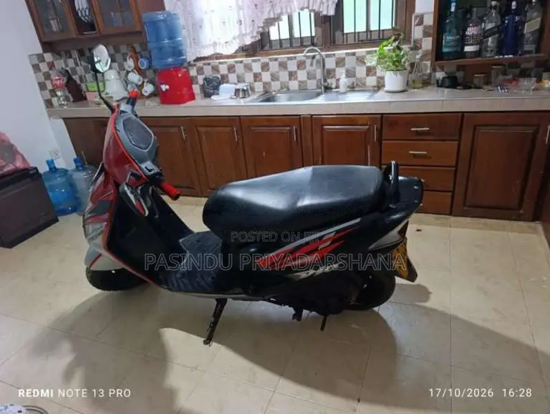 Honda Dio 2011 Motorbike (Used)