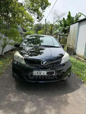 Toyota Vitz 2013 Car (Used)