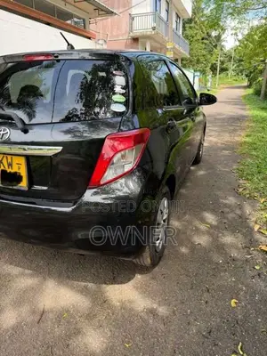Toyota Vitz 2013 Car (Used)