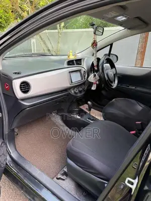 Toyota Vitz 2013 Car (Used)