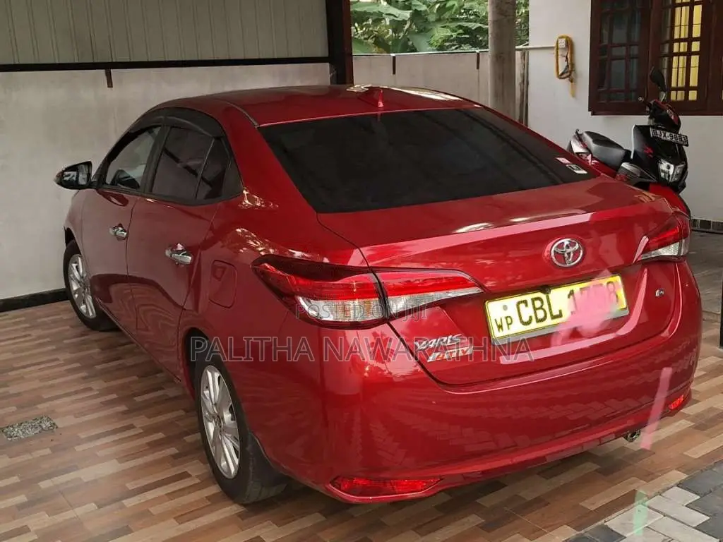 Toyota Yaris Ativ 2018 Car (Used)