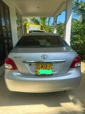 Toyota Belta 2009 Car (Used)