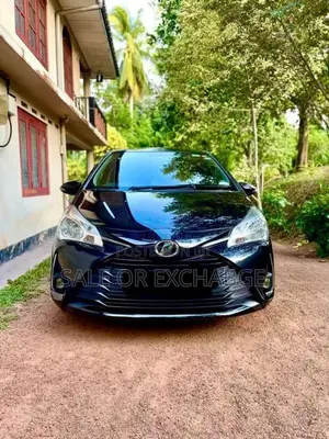 Toyota Vitz 2018 Car (Used)