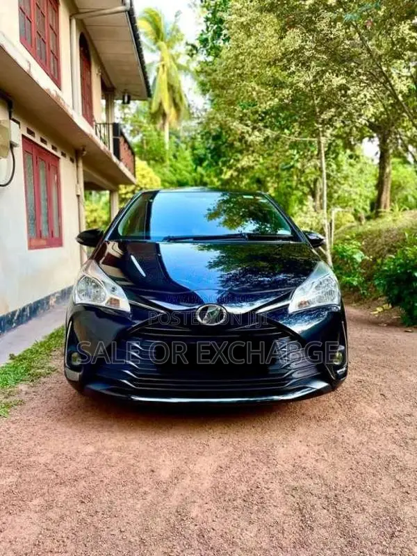 Toyota Vitz 2018 Car (Used)