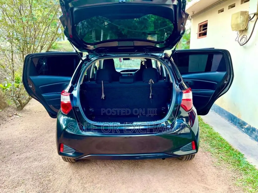 Toyota Vitz 2018 Car (Used)