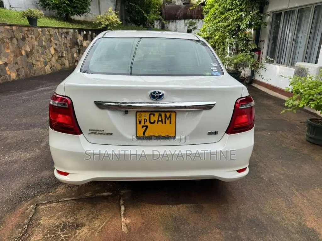 Toyota Axio 2015 Car (Used)