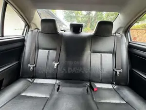 Toyota Axio 2015 Car (Used)