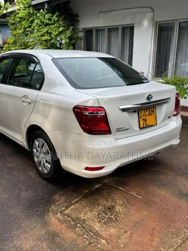 Toyota Axio 2015 Car (Used)