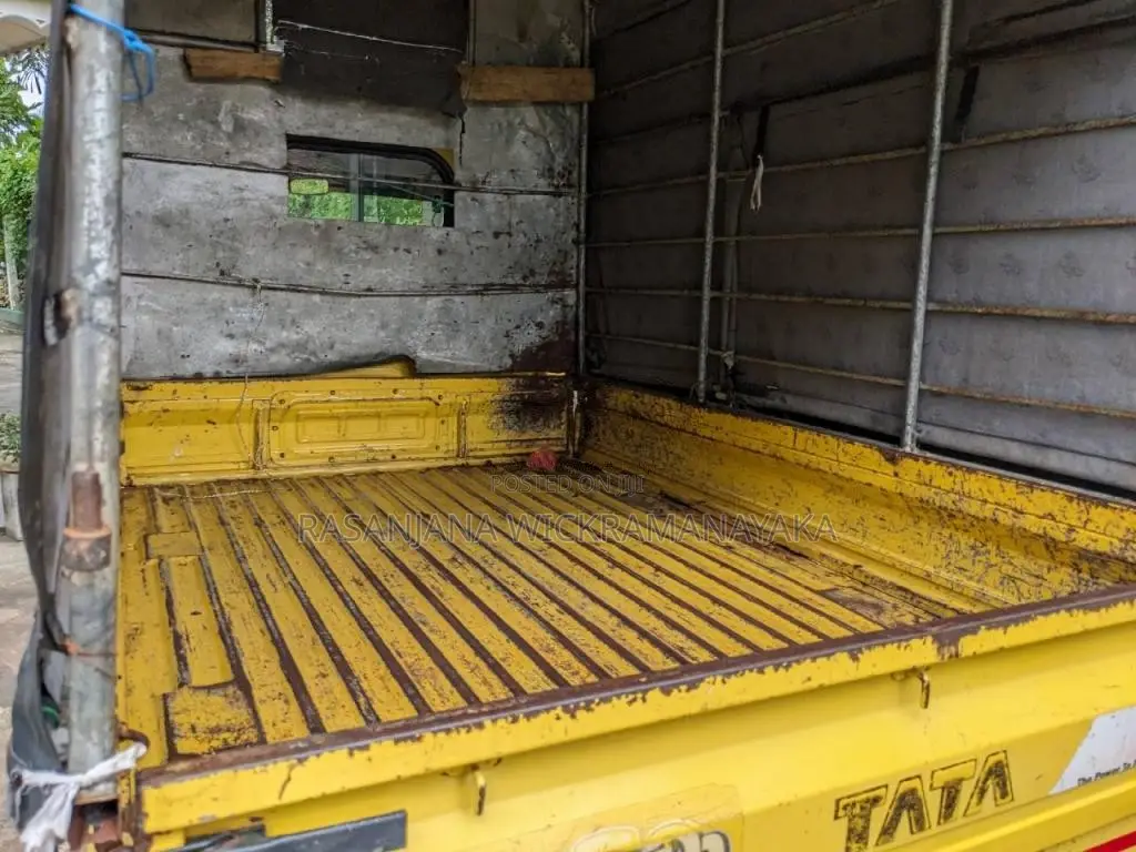 Tata Dimo Batta 2011 Lorry (Used)