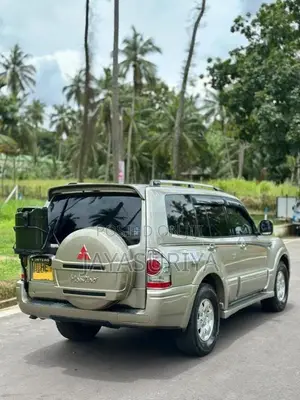 Mitsubishi Montero V6 2003 SUV (Used)