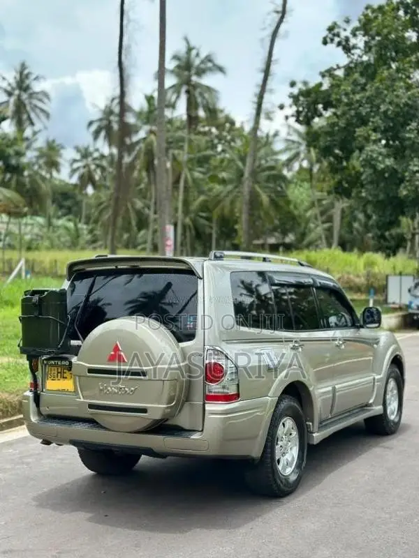 Mitsubishi Montero V6 2003 SUV (Used)