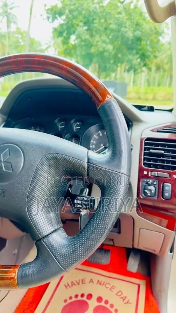 Mitsubishi Montero V6 2003 SUV (Used)