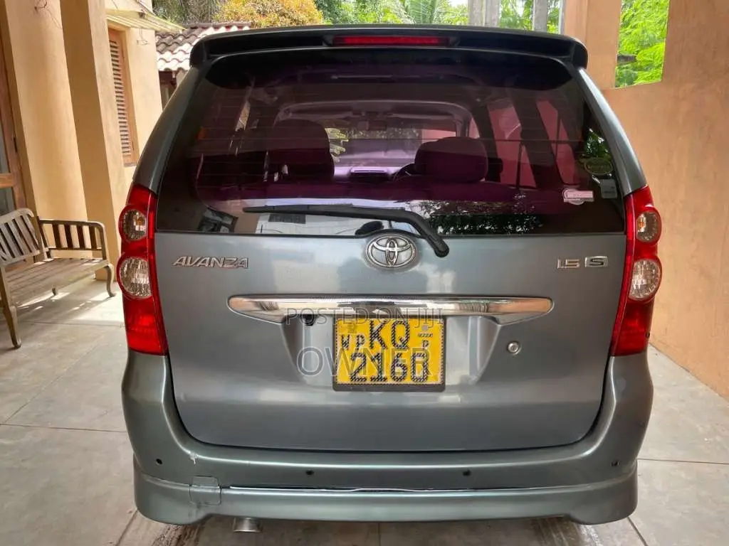 Toyota Avanza 2011 SUV (Used)