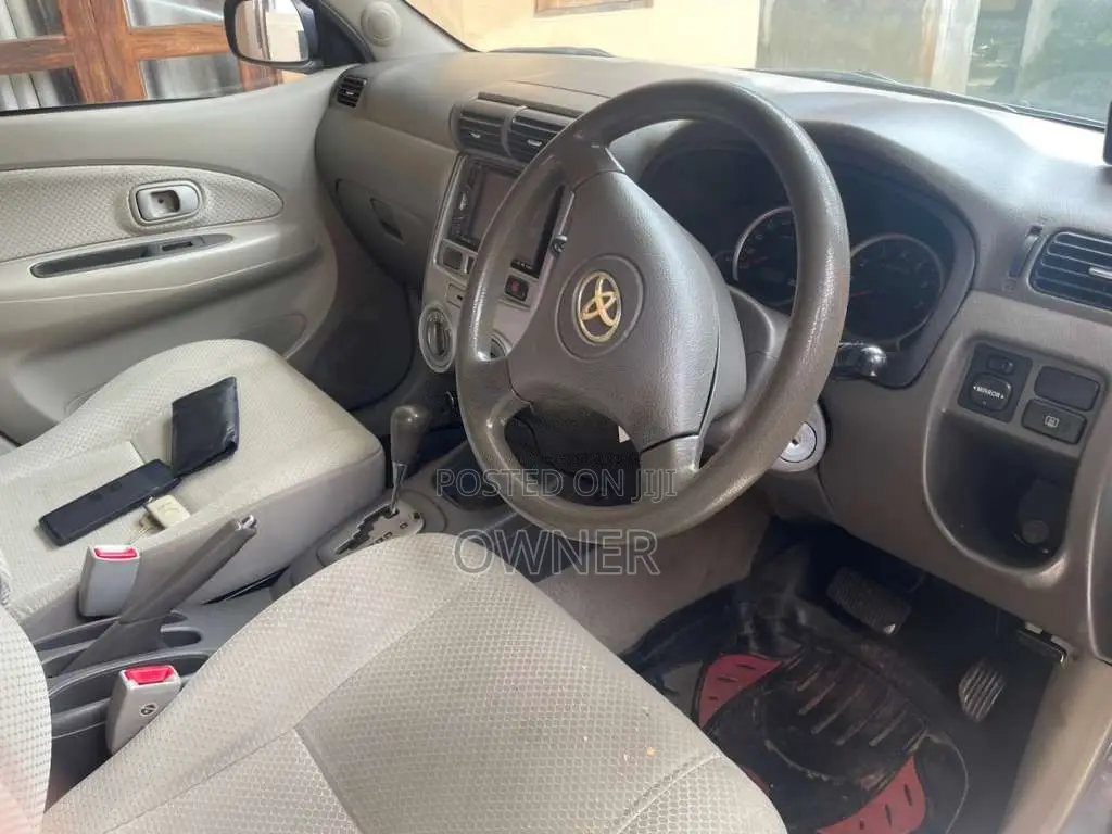 Toyota Avanza 2011 SUV (Used)