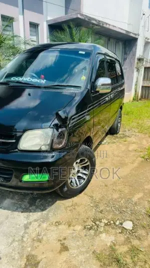 Toyota Noah Kr41 2004 Van (Used)