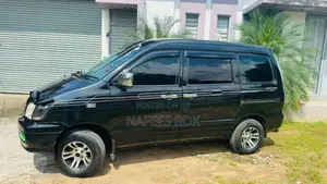 Toyota Noah Kr41 2004 Van (Used)