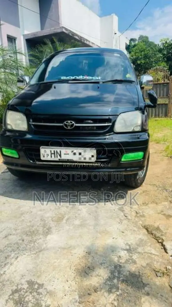 Toyota Noah Kr41 2004 Van (Used)