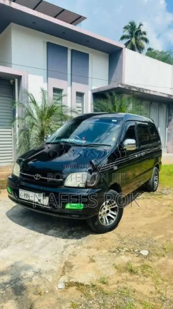 Toyota Noah Kr41 2004 Van (Used)