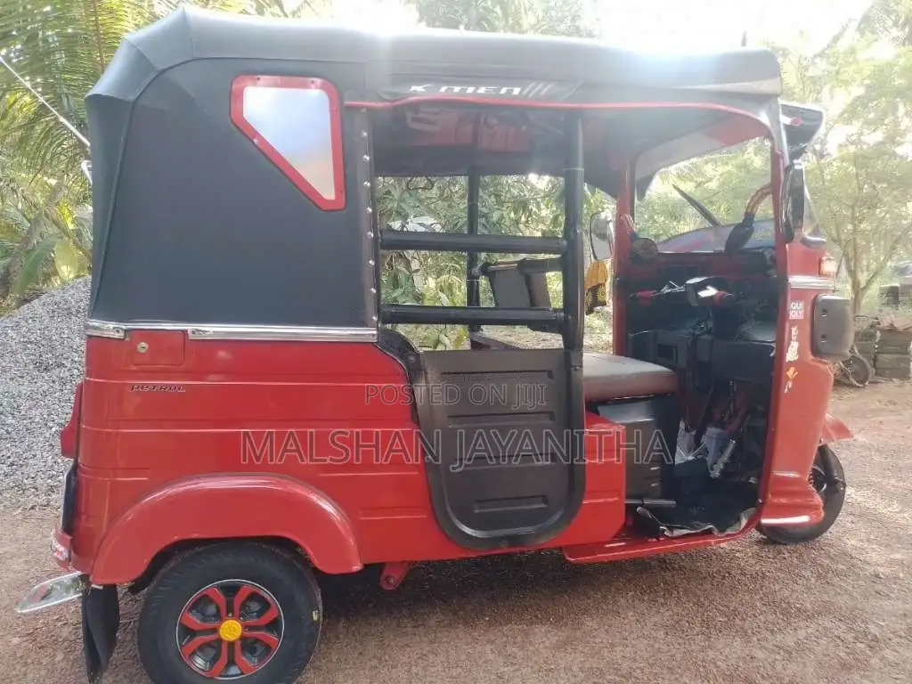 Bajaj 4 Stroke 2018 Three Wheel (Used)