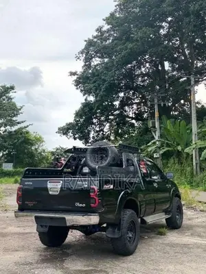Toyota Hilux Vigo 2012 Pickup (Used)