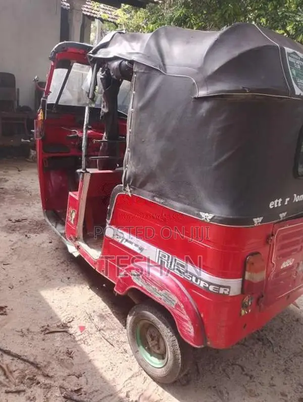Bajaj 2 Stroke 2006 Three Wheel (Used)