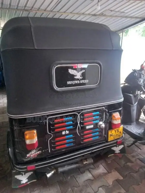 Bajaj 4 stroke 2012 Three Wheel (Used)