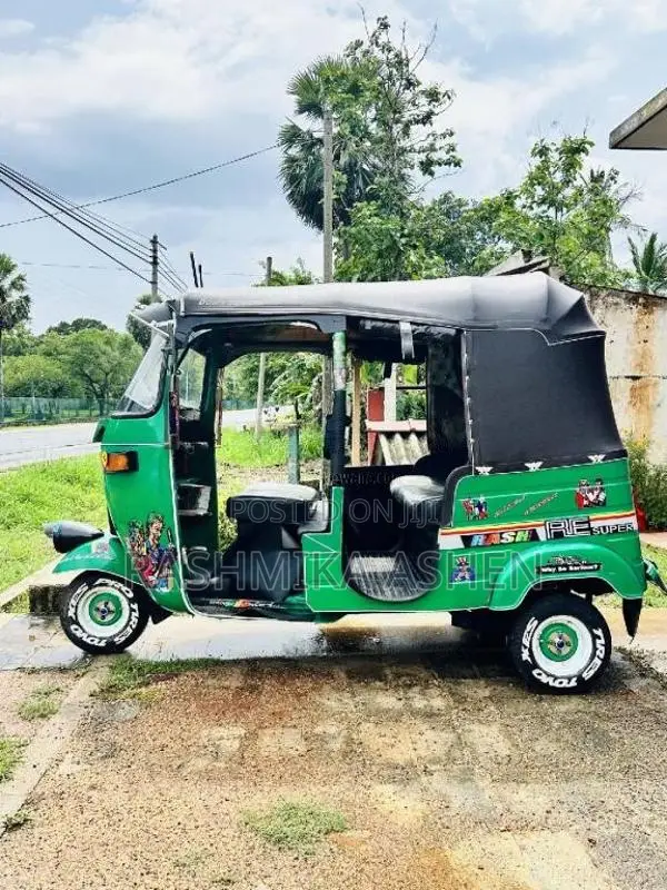 Bajaj 2 Stroke 2006 Three Wheel (Used)