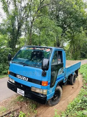 Isuzu ELF 1987 Lorry (Used)