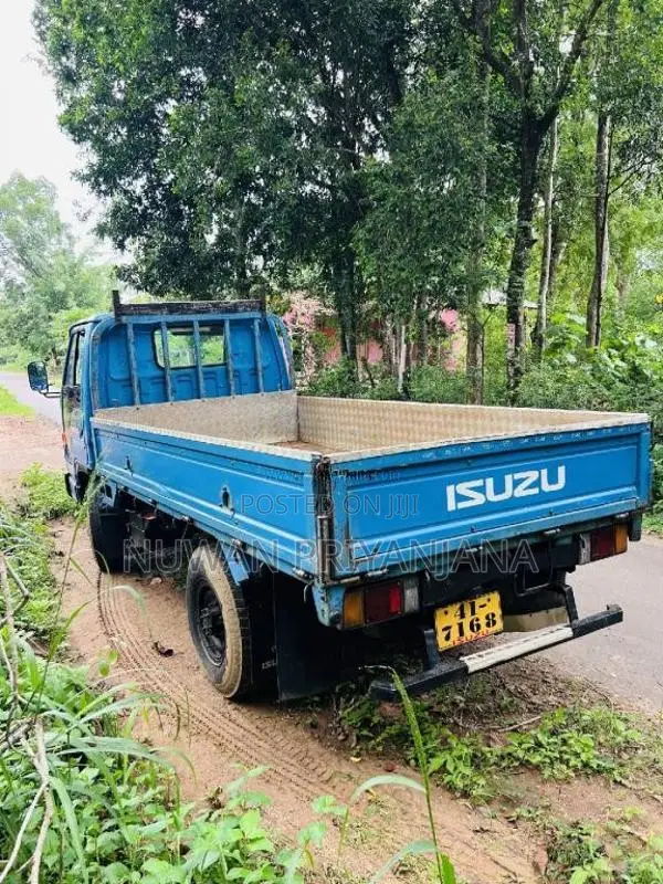 Isuzu ELF 1987 Lorry (Used)