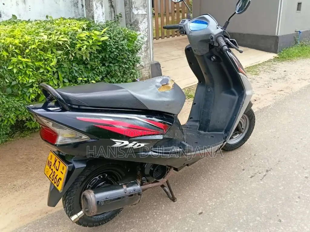 Honda Dio 2000 Motorbike (Used)