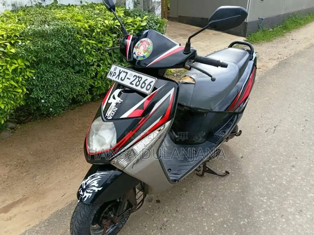 Honda Dio 2000 Motorbike (Used)