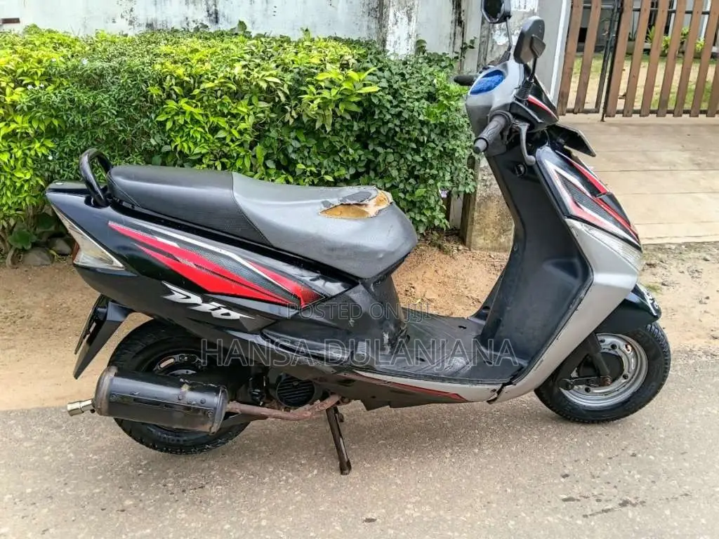 Honda Dio 2000 Motorbike (Used)