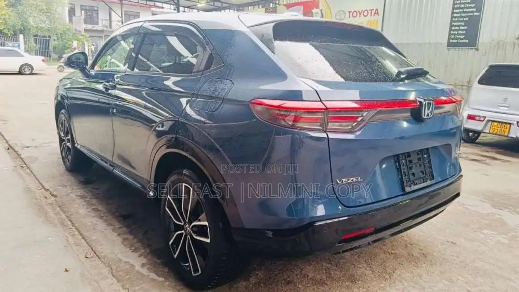 Honda Vezel Z Play 2024 SUV (Used)