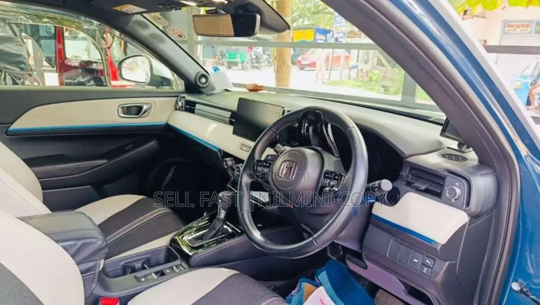 Honda Vezel Z Play 2024 SUV (Used)