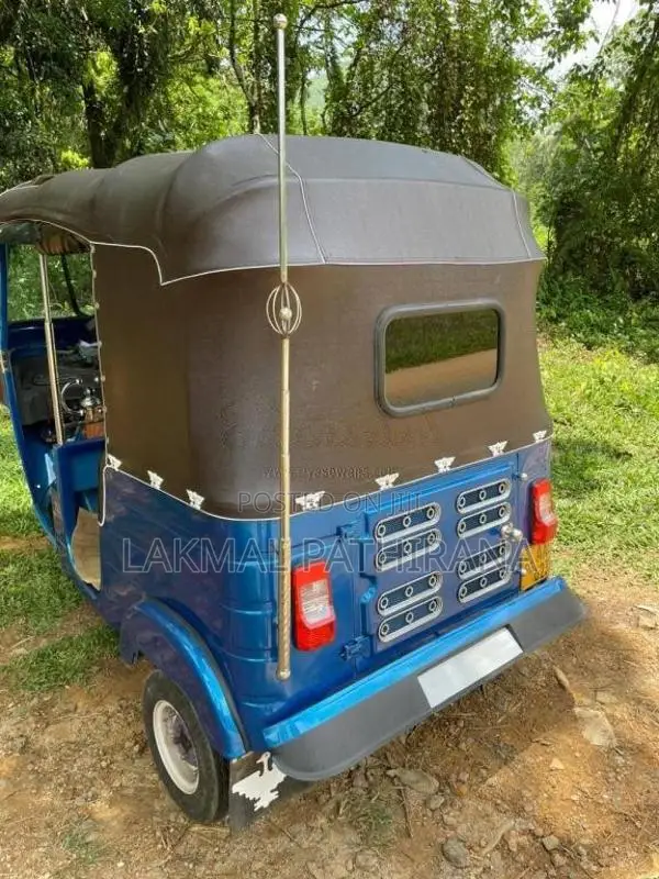 Bajaj 4 stroke 2013 Three Wheel (Used)