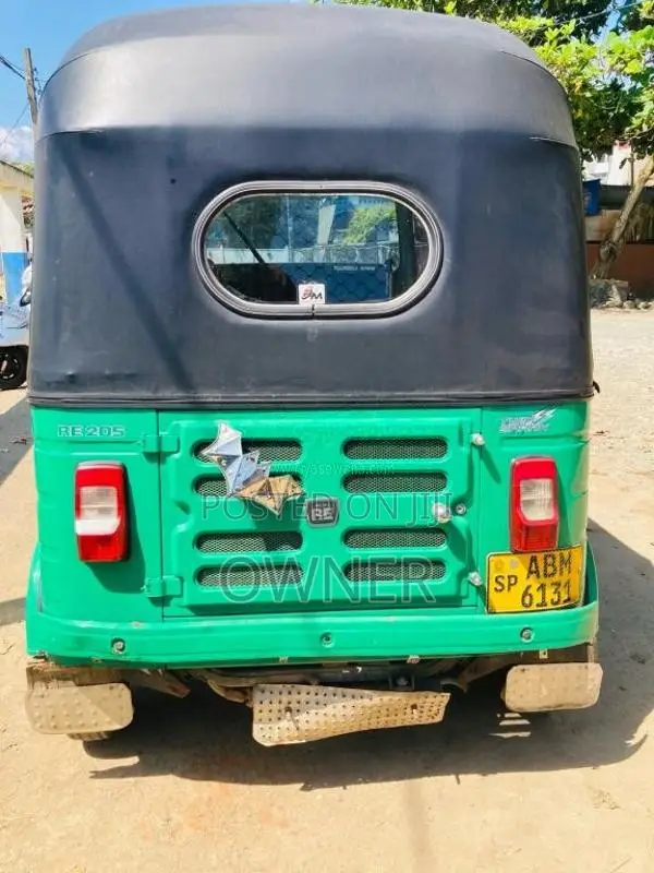 Bajaj 4 Stroke 2016 Three Wheel (Used)