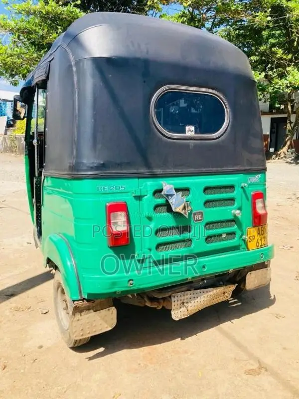 Bajaj 4 Stroke 2016 Three Wheel (Used)