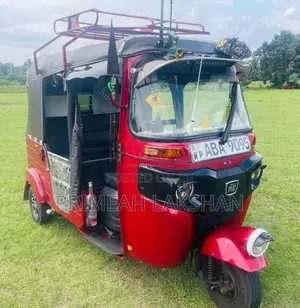 Bajaj RE 205 2015 Three Wheel (Used)