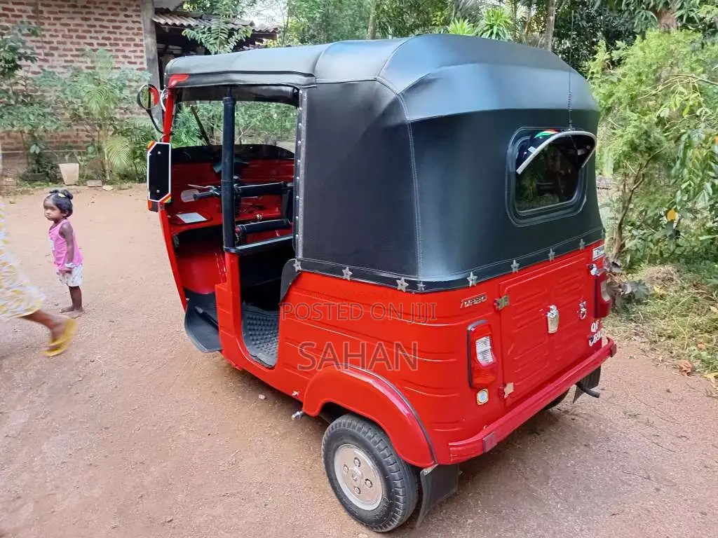 Bajaj 2 Stroke 2006 Three Wheel (Used)
