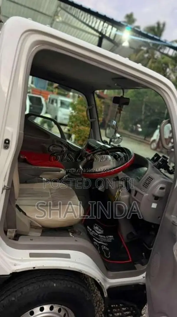 Toyota Dyna 2006 Lorry (Used)