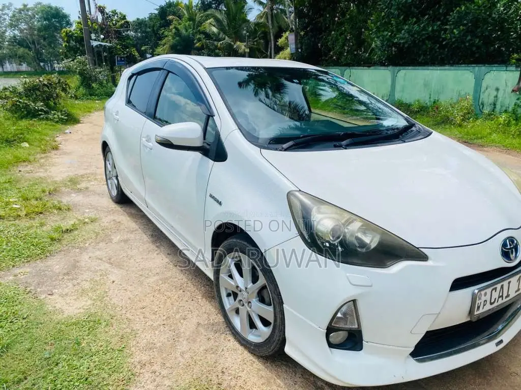Toyota Aqua 2012 Car (Used)