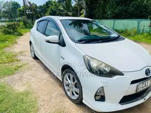 Toyota Aqua 2012 Car (Used)
