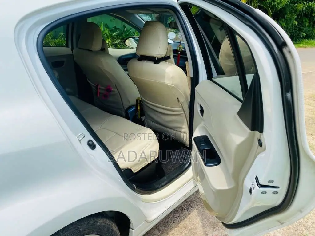 Toyota Aqua 2012 Car (Used)