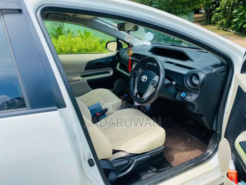 Toyota Aqua 2012 Car (Used)