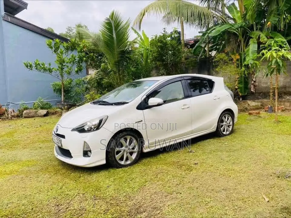 Toyota Aqua 2012 Car (Used)
