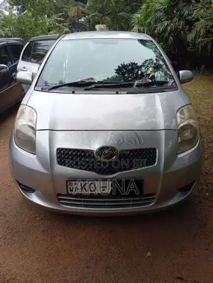 Toyota Vitz 2007 Car (Used)