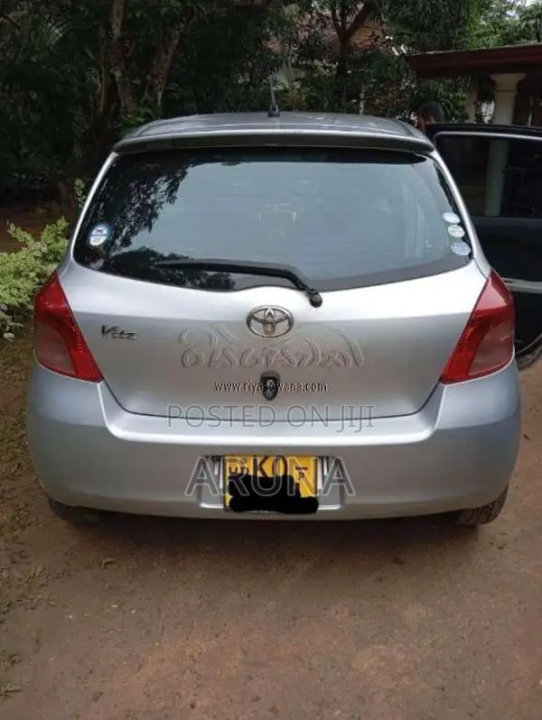 Toyota Vitz 2007 Car (Used)