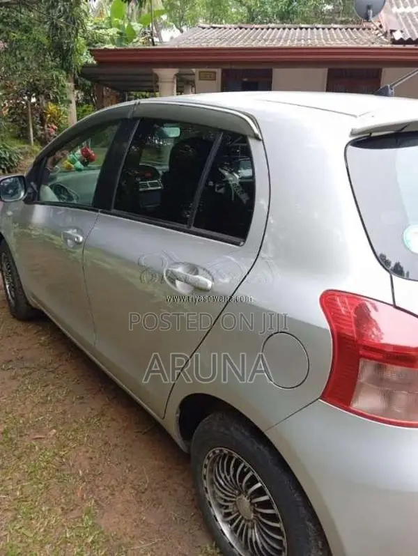 Toyota Vitz 2007 Car (Used)