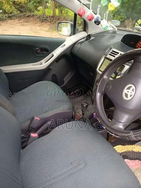 Toyota Vitz 2007 Car (Used)